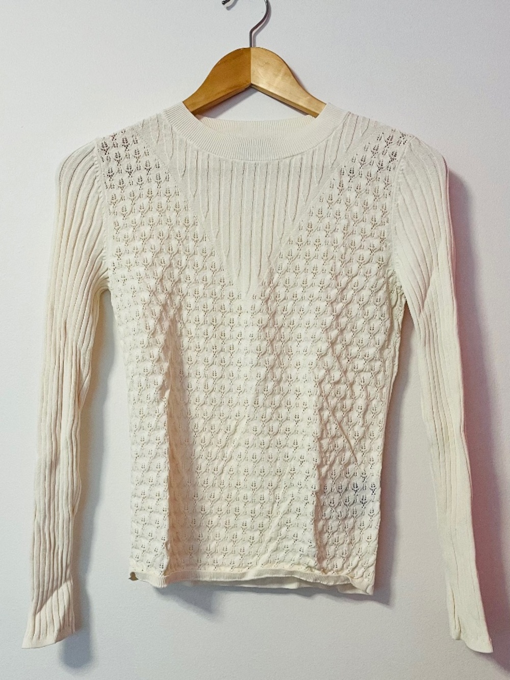 Club Monaco Lightweight Cream Sweater Size M